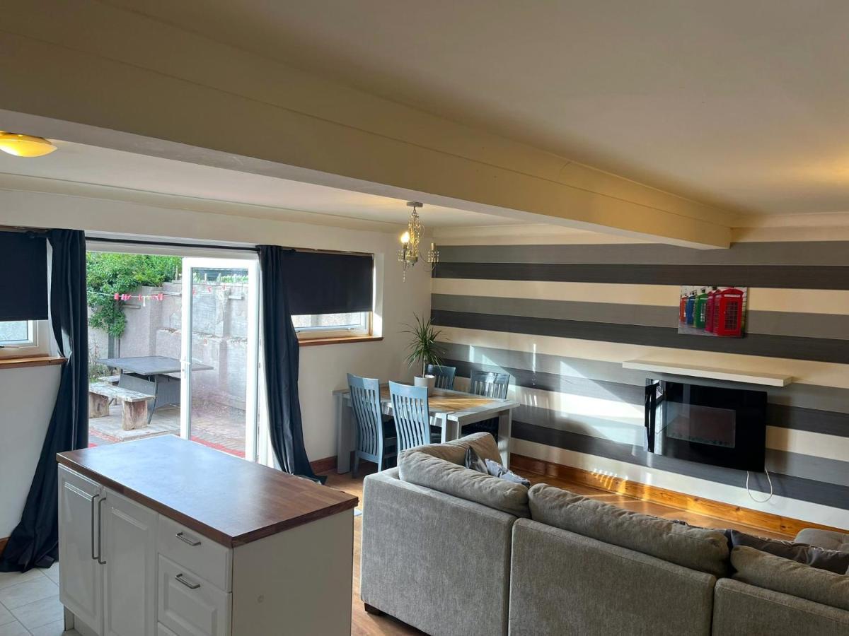 Elegant 2 Bedroom Chalet إدنبرة المظهر الخارجي الصورة