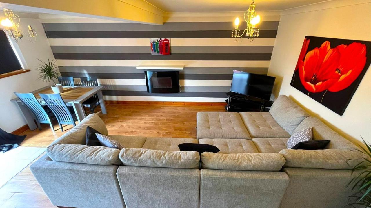 Elegant 2 Bedroom Chalet إدنبرة المظهر الخارجي الصورة